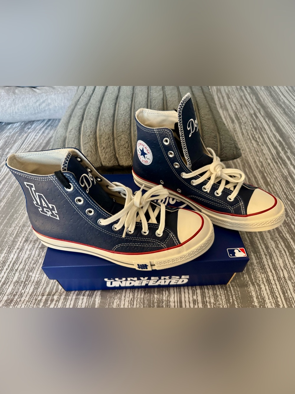 UNDEFEATED X CONVERSE X LA DODGERS CHUCK 70 HI - NAVY/ EGRET